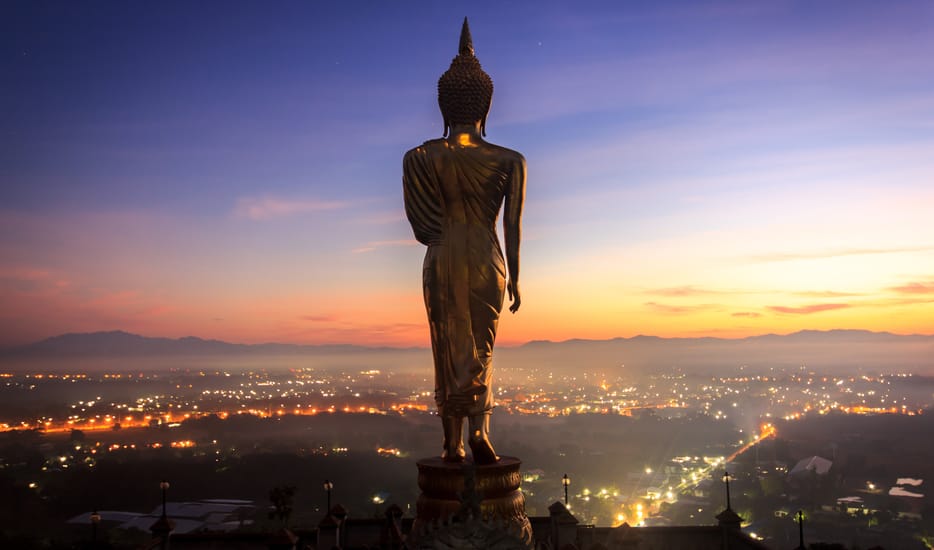 Golden buddha statue in Khao Noi temple